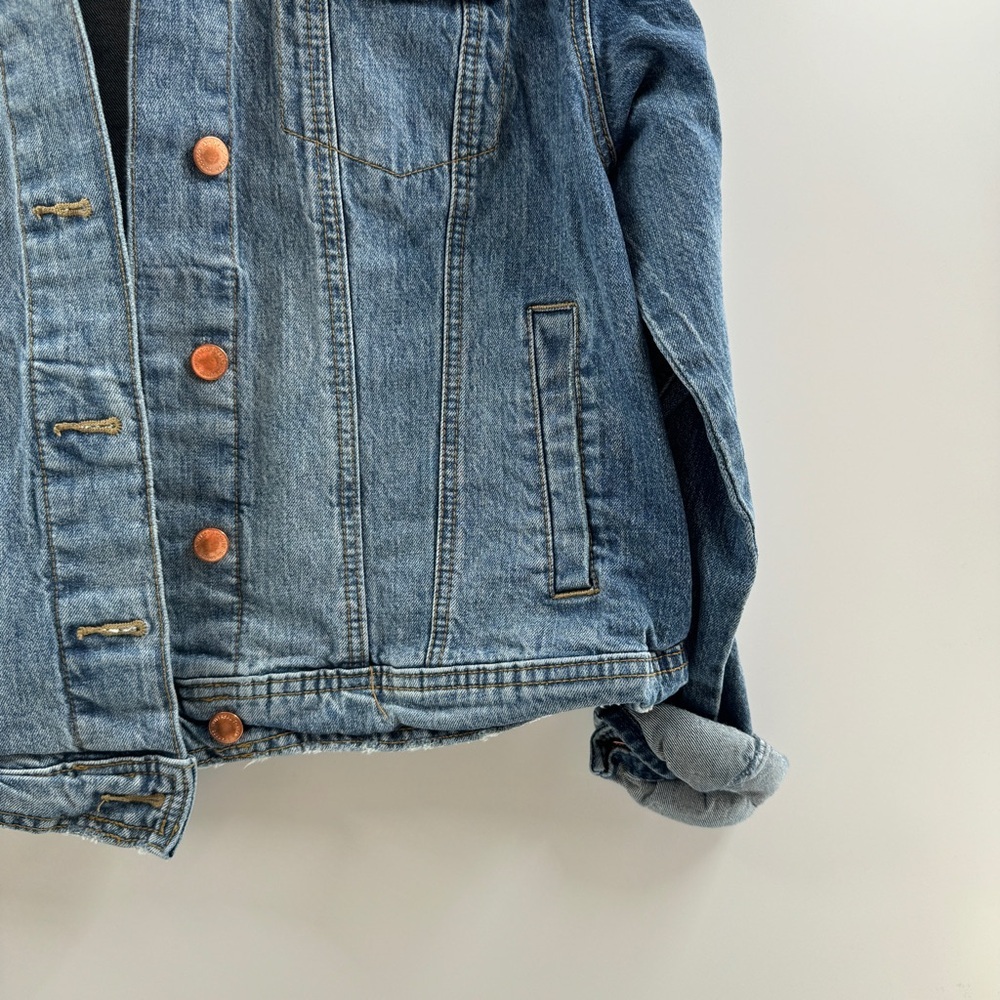 Universal Thread Distressed Cropped Denim Jacket Size Large - Picture 3 of 6